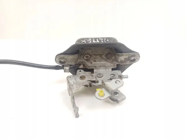 2004 Nissan Almera Tino Serrure de hayon image 2