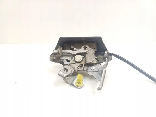 2004 Nissan Almera Tino Serrure de hayon image 3