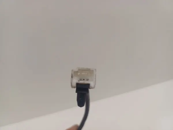 2004 Nissan Almera Tino Serrure de hayon image 4