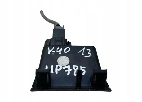 Puerto USB OEM 31306768 para Volvo V40 Estate 2016 image 7
