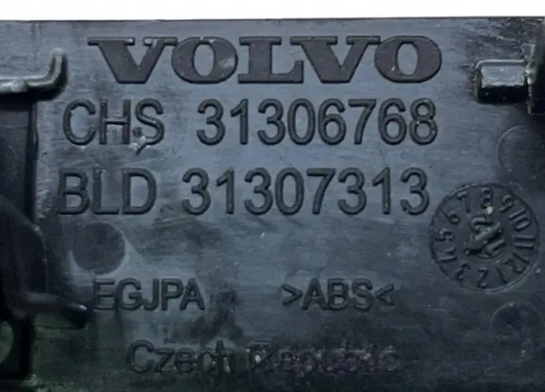 Puerto USB OEM 31306768 para Volvo V40 Estate 2016 image 8