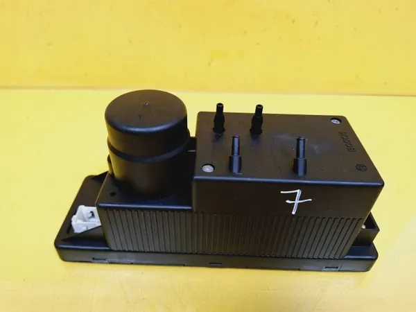 Pompe de verrouillage central OEM 2108000048 Mercedes W210 image 4