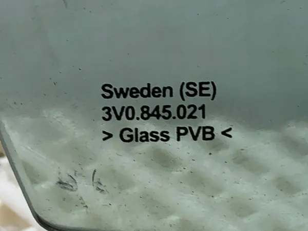 Vidro dianteiro esquerdo usado OEM 3V0845021 Skoda Superb III image 3