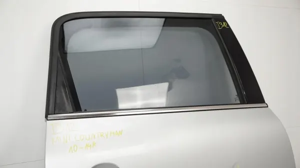 Puerta trasera derecha OEM 360201189 Mini Countryman image 5