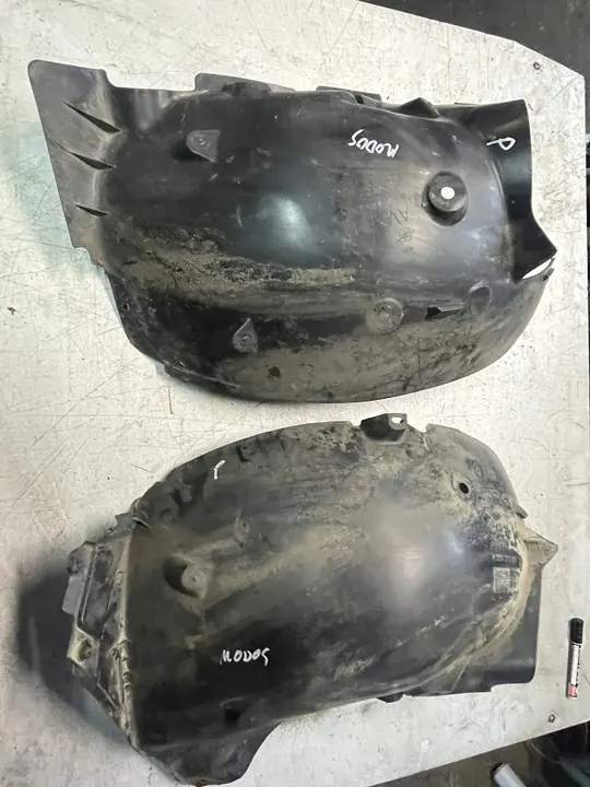 Right Front Wheel Arch Renault Modus OEM image 2