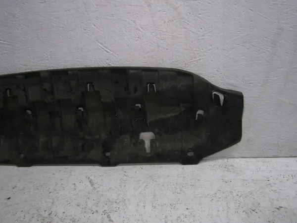 Escudo do Para-choques Skoda Superb III OEM 3V0807611 image 5