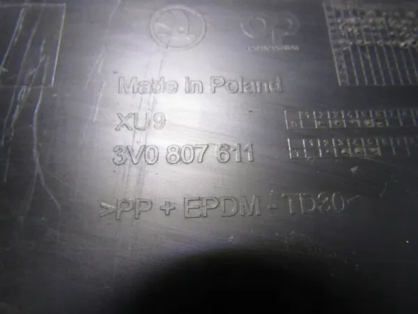 Escudo do Para-choques Skoda Superb III OEM 3V0807611 image 8