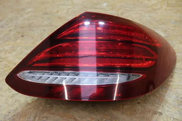 Rechter Achterlicht Mercedes W213 E-Klasse A2139068000 image 3