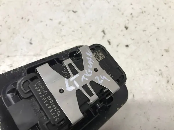 VW TIGUAN III 2025 Binnenverlichting Achter Links OEM 5FF947303A image 3