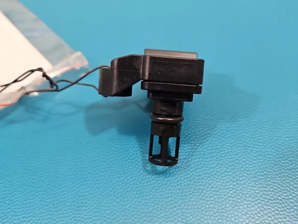 Sensor de pressão de ar OEM 55569992 para Opel Astra V image 4