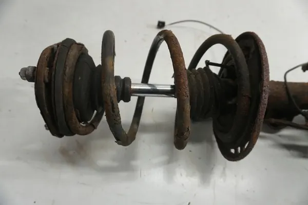 Amortizzatore McPherson anteriore sinistro Mitsubishi Outlander II 2.0D image 3