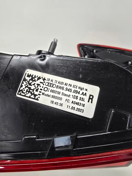 AUDI A5 S5 Luces Traseras Matrix Derecha 8W6945092AA image 3