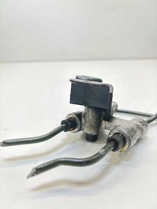 Régulateur de force de freinage OEM 10065 Honda Prelude IV image 4