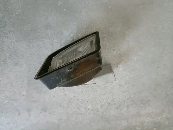 OEM 1C0990013A Feu de Plaque Droite - VW Beetle image 3