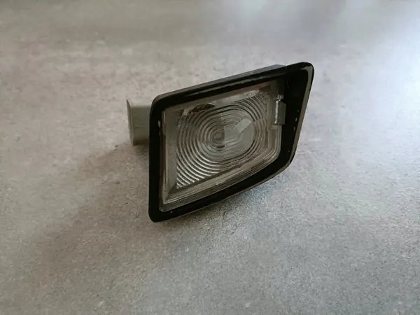OEM 1C0990013A Feu de Plaque Droite - VW Beetle image 4
