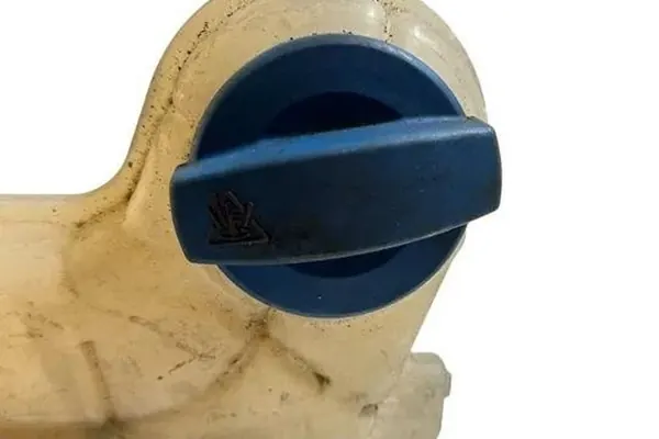 Ausgleichsbehälter Audi A6 2.0L Benzin image 6