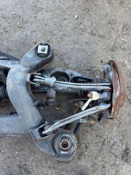 Sospensione posteriore Mercedes Classe C W203 OEM a2033510205 image 5