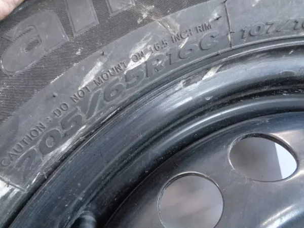 Roda sobressalente e macaco VW Transporter T6 2.0 TDI 2022 image 10