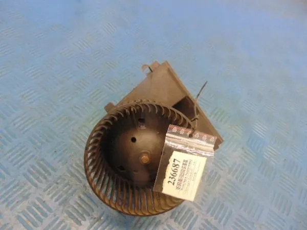 Ventilador de aquecimento Volkswagen Passat B5 1.8 20V 8D1819021A image 3