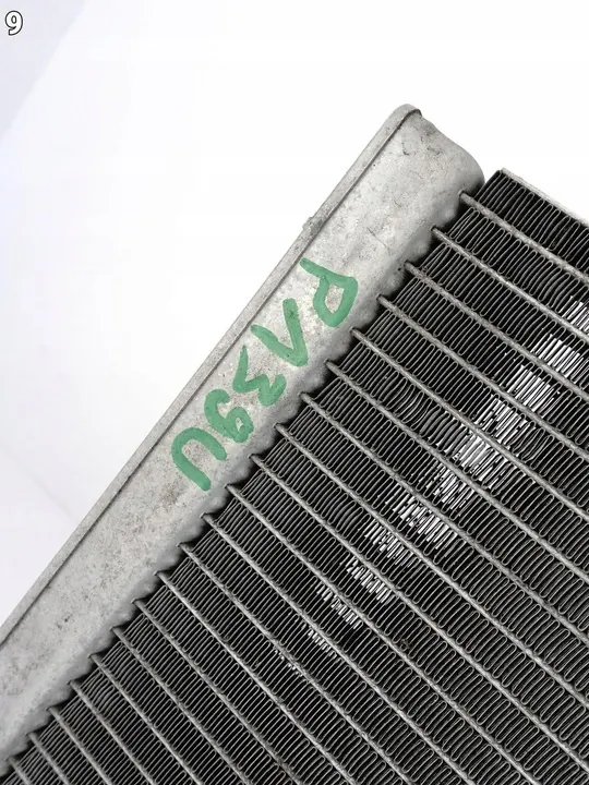 Waterkoeler MB C63 W204 E63 W212 A1975000103 image 10