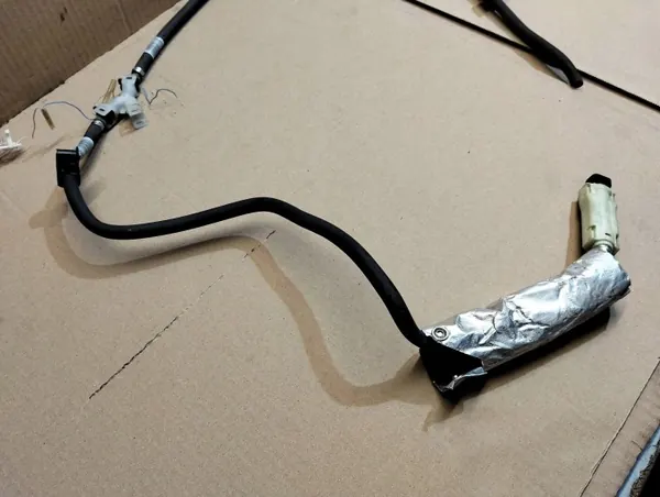 Flexible AdBlue Mercedes-Benz OEM A2130803A Avant image 3