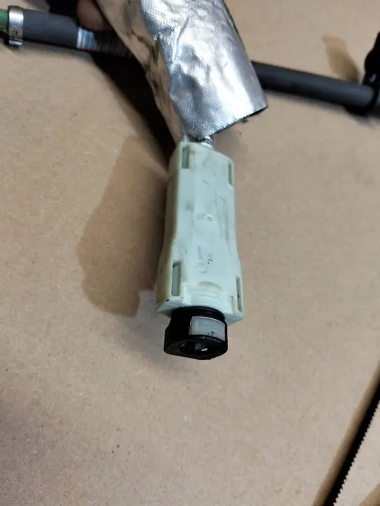 Flexible AdBlue Mercedes-Benz OEM A2130803A Avant image 4