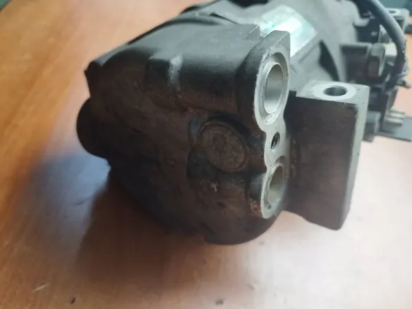 Ilmastointikompressori Mercedes C W202 image 3