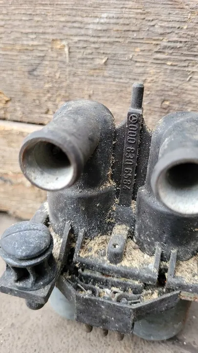 Vanne de chauffage Mercedes W124 C124 S124 R129 OEM image 5