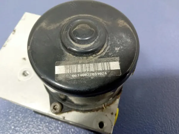 Volvo ABS-pomp OEM P08671223 voor S80 I 2.9 R6 image 5