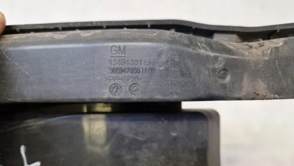 Opel Insignia B Frontlinker Stoßstangengleiter OEM 13491381 image 3