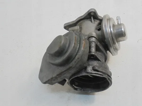 Kaasuläppä OEM 038128083G VW Polo IV 1.9TDI:lle image 2