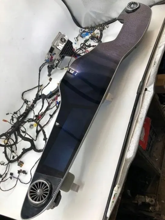 Mercedes-Benz navigointinäyttö OEM A2979014705 image 3