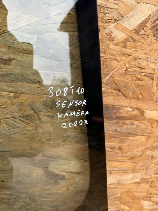 Etulasi OEM Szyba 308 t10 22 rok 2022 image 3