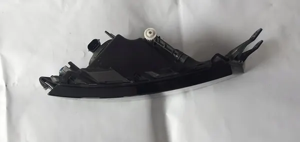 Farol de Neblina Halógeno Skoda Rapid OE 5JA941699D image 2