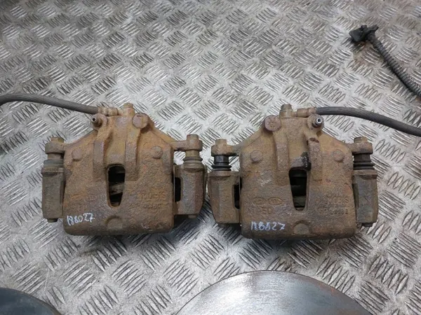 Bromsskivor & bromsok fram OEM ZACISK LEWY PRZÓD I30 image 7