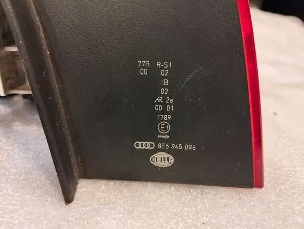 Audi A4 B7 Sedán Luz Trasera Derecha 8E5945096 image 4