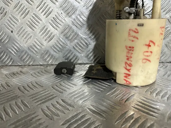 PEUGEOT 406 2.0 B Brandstofpomp image 2