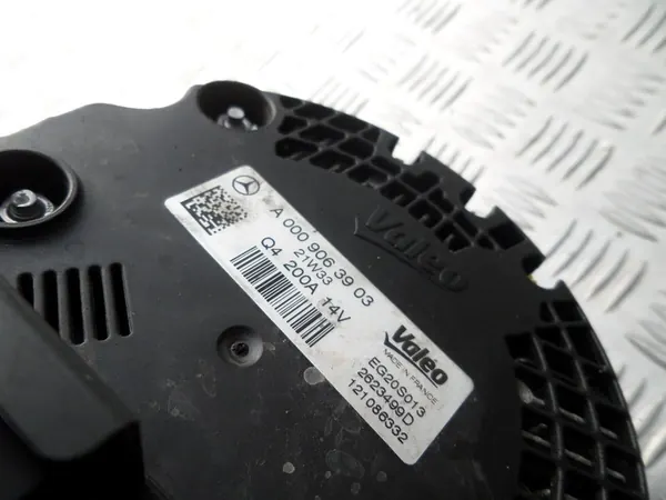 Vaihtovirtageneraattori Mercedes W 213 200A A654 A0009063903 image 4