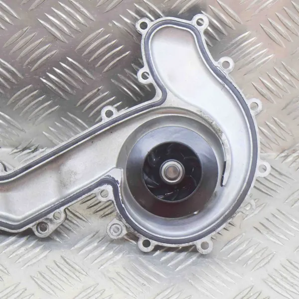 Vattenpump Audi Q7 3.0 TDI 059121008G image 3