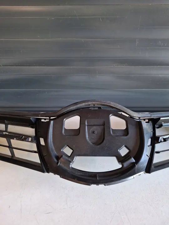 Toyota Auris II Front Bumper Grill 53114-02260 image 3
