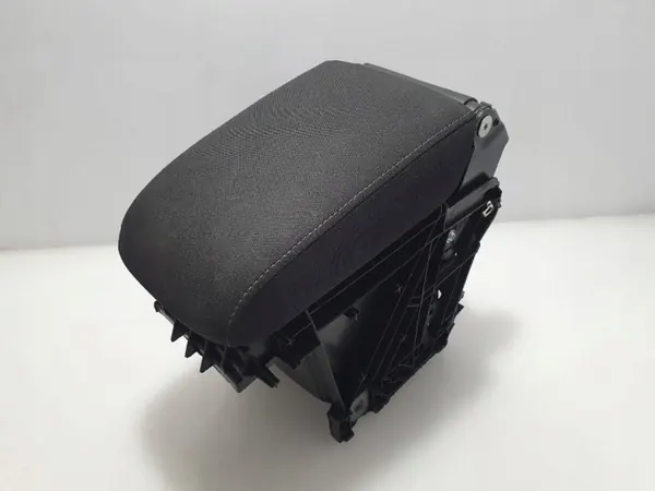 OEM 5G0864207F Keskikonsolin käsinoja VW Golf VII:lle image 2