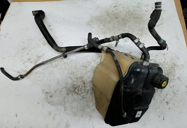 Depósito de expansión Maserati Ghibli Europa C705 image 2