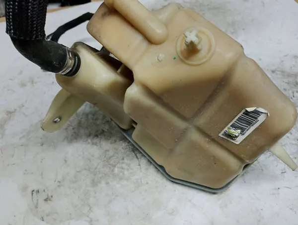 Depósito de expansión Maserati Ghibli Europa C705 image 4