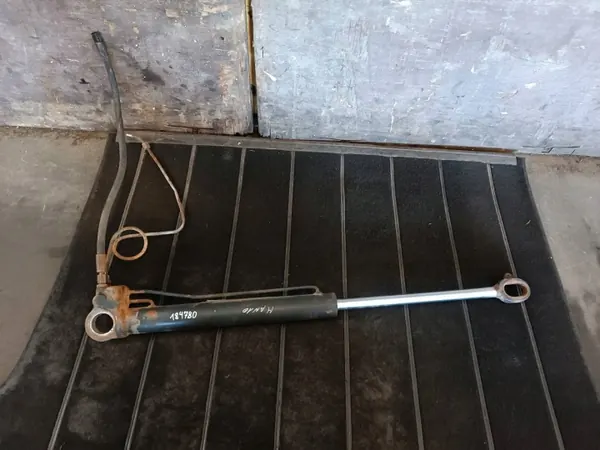 Vérin de basculement cabine OEM SIŁOWNIK KABINY MAN image 2