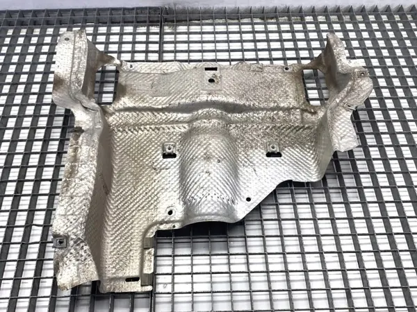 Värmesköld A1676801704 Mercedes GLE SUV OEM image 3