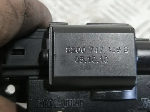 Takaluukun lukko Renault Laguna III Coupé 8200747429B image 3