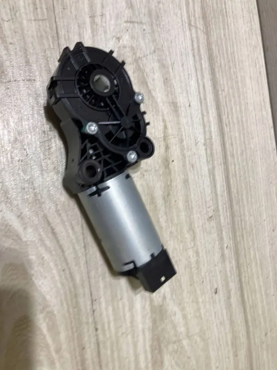 Motor banco dianteiro esquerdo OEM 11132021 - Renault Arkana image 4