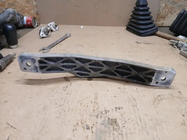 Suzuki Jimny 1.3 Overbrengingskaststeun OEM image 5