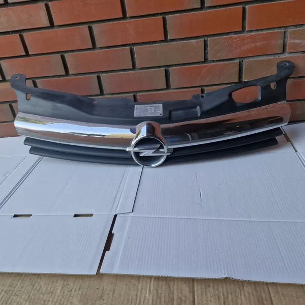 Grille Opel Astra H OEM 13108463 Z157 - Occasion image 2