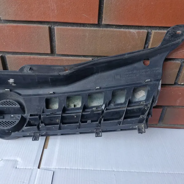 Grille Opel Astra H OEM 13108463 Z157 - Occasion image 8